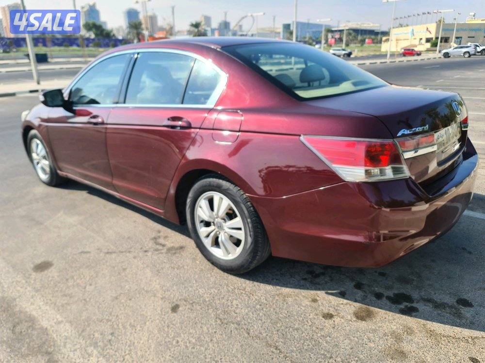 هوندا اكورد موديل 2011 عداد 247 km2