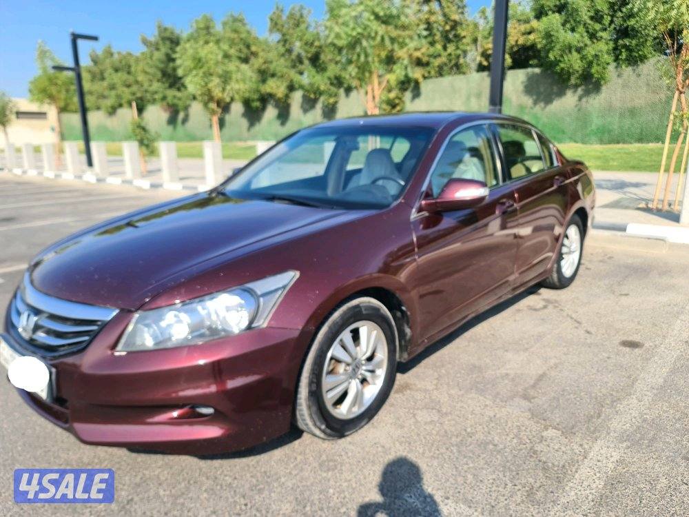 هوندا اكورد موديل 2011 عداد 247 km4