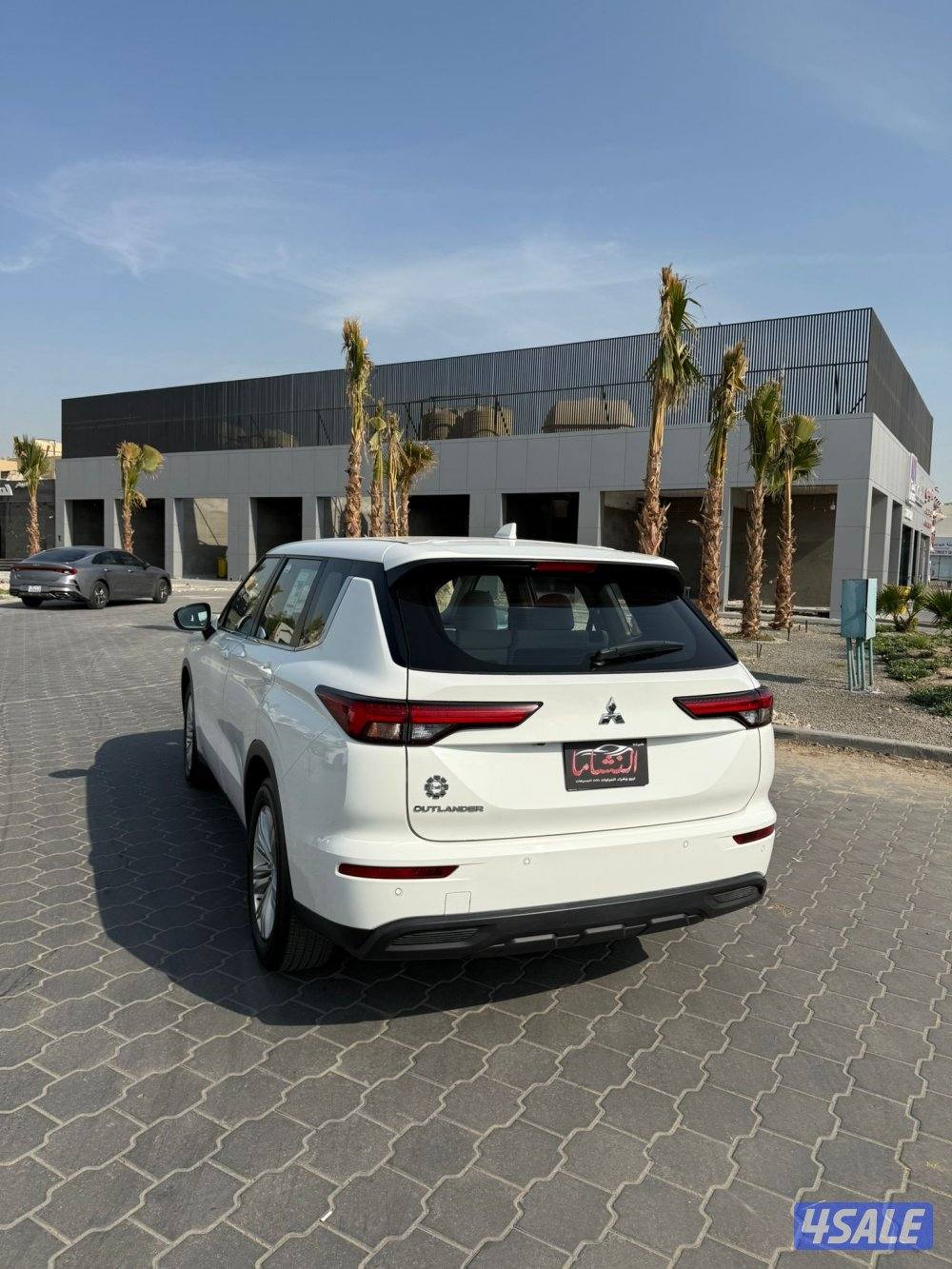 النشاما لبيع وشراء السيارات اوتلاندر3