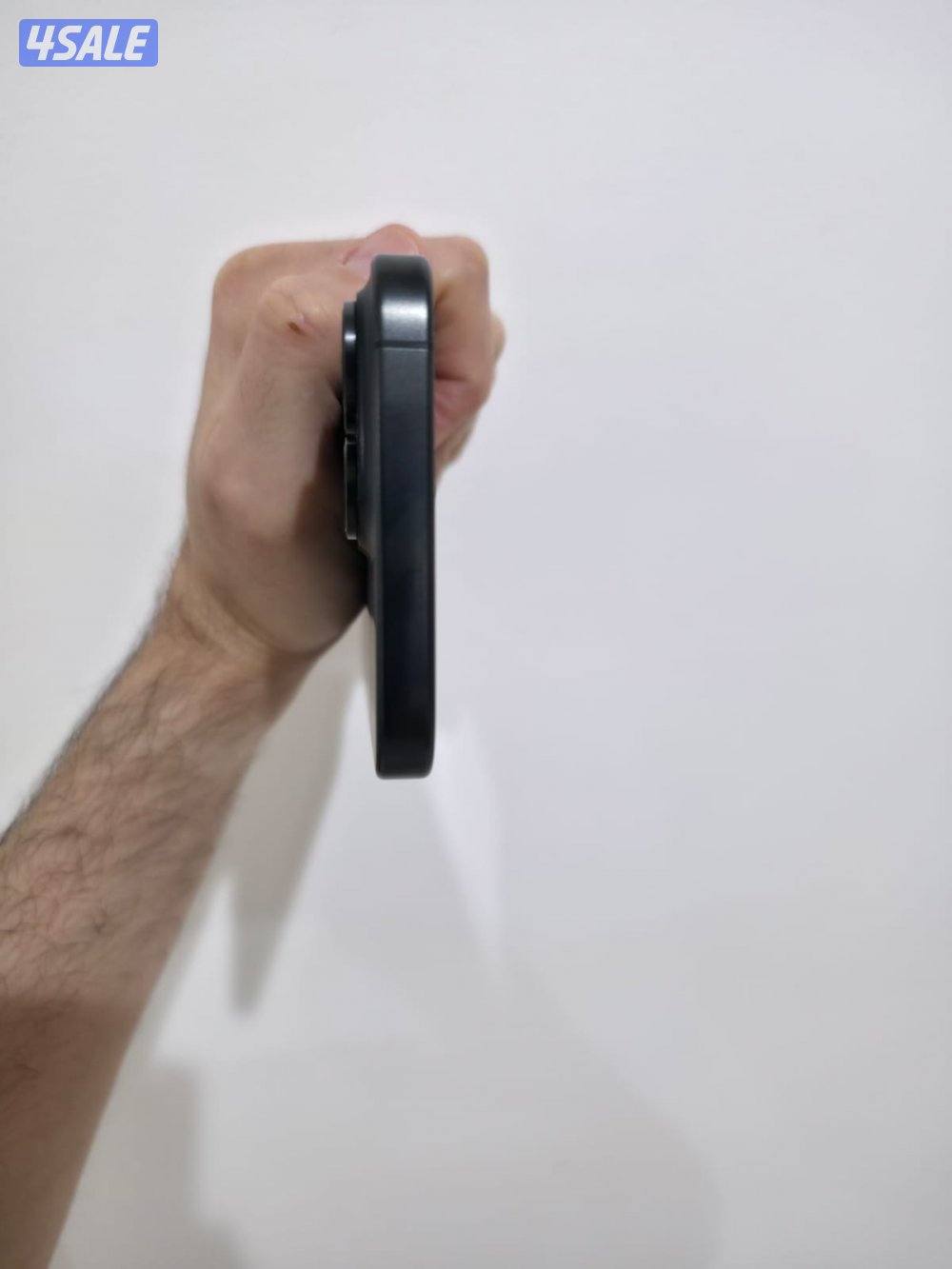 (السعر نهائي) ايفون ١٥ برو ماكس اسود ٢٥٦ مع كامل اغراضه7