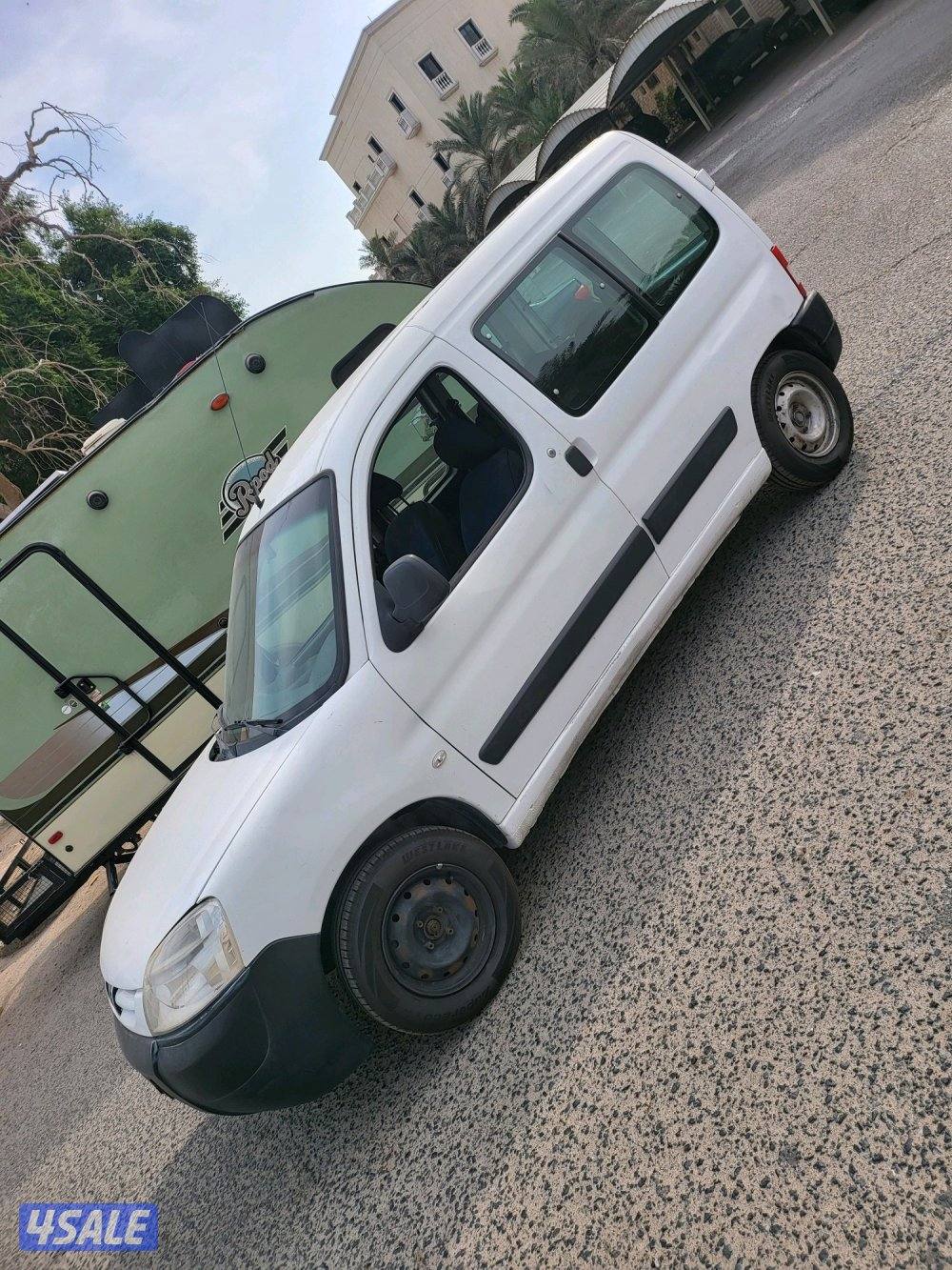 للبيع بيجو0