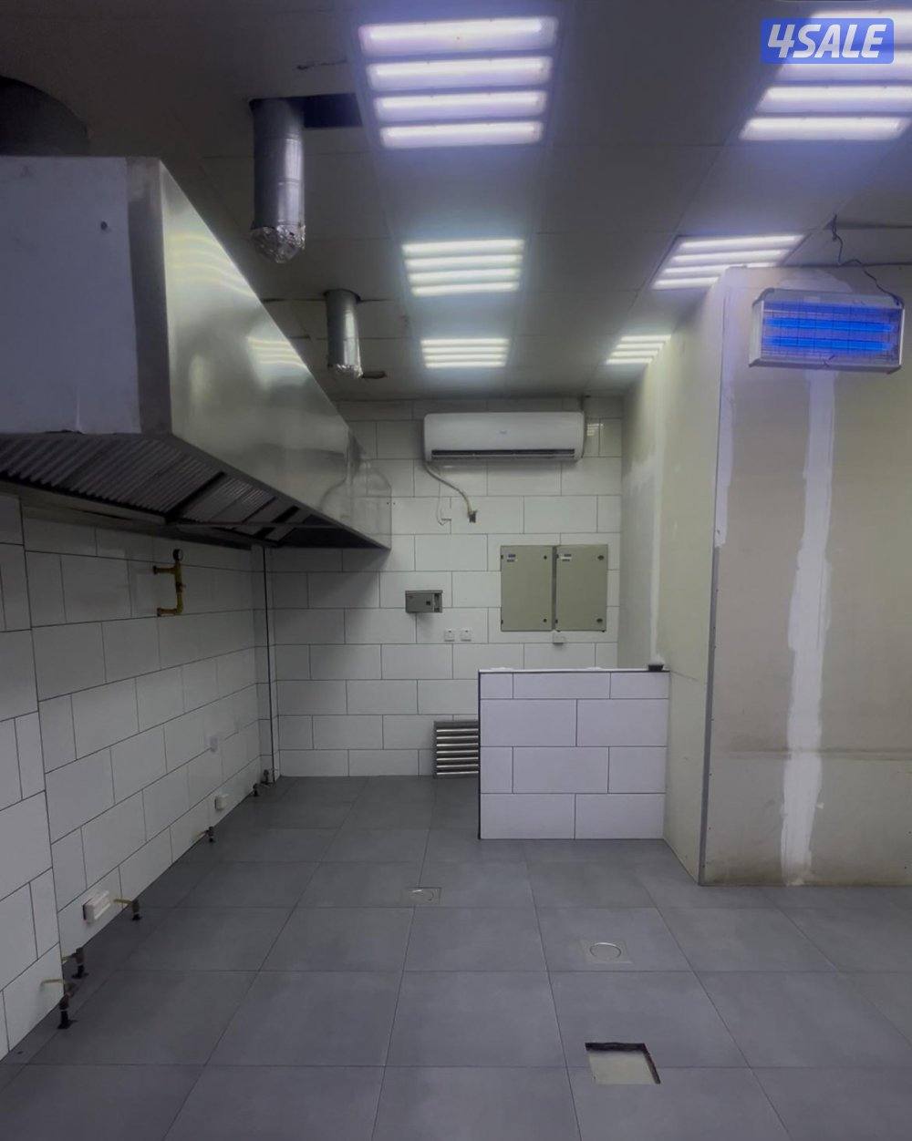 للايجار محل مجهز بالكامل0