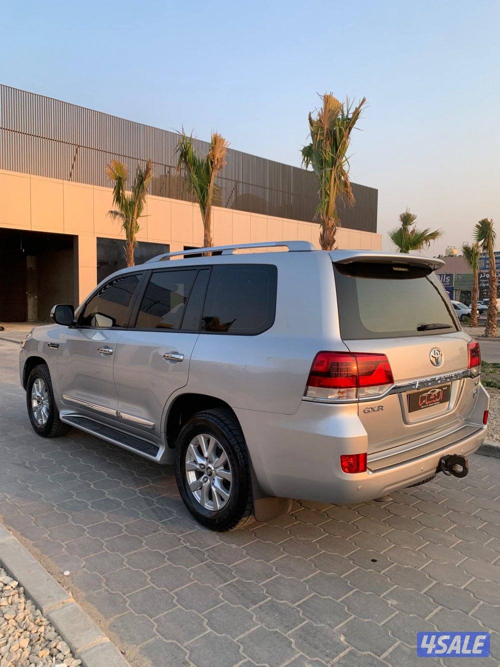 النشاما لبيع وشراء السيارات لاند كروز1