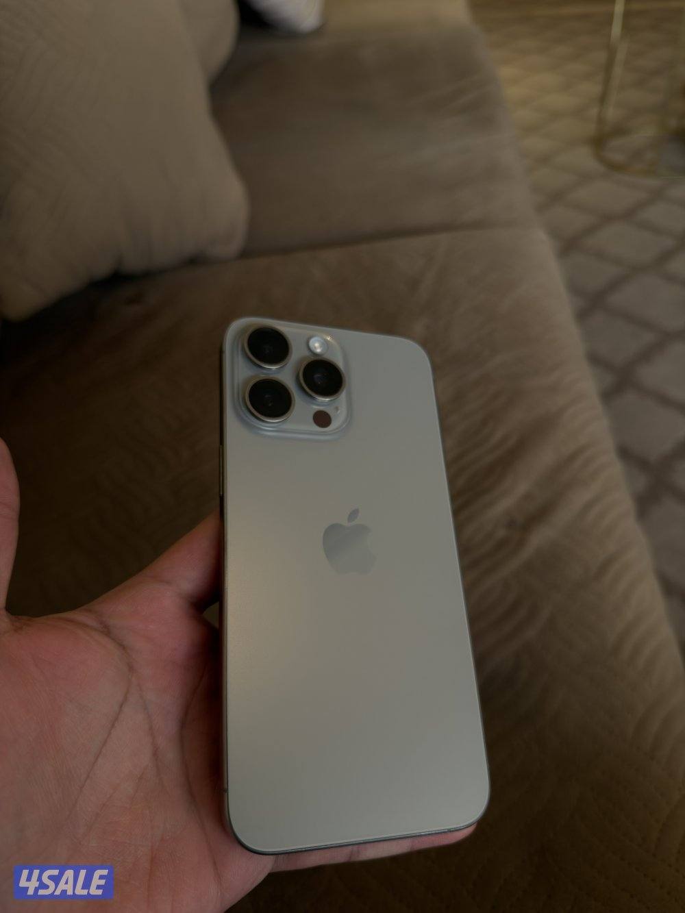 أيفون 15 برو ماكس 256 قيقا ولا زلغ الجهاز نظيف حيل0