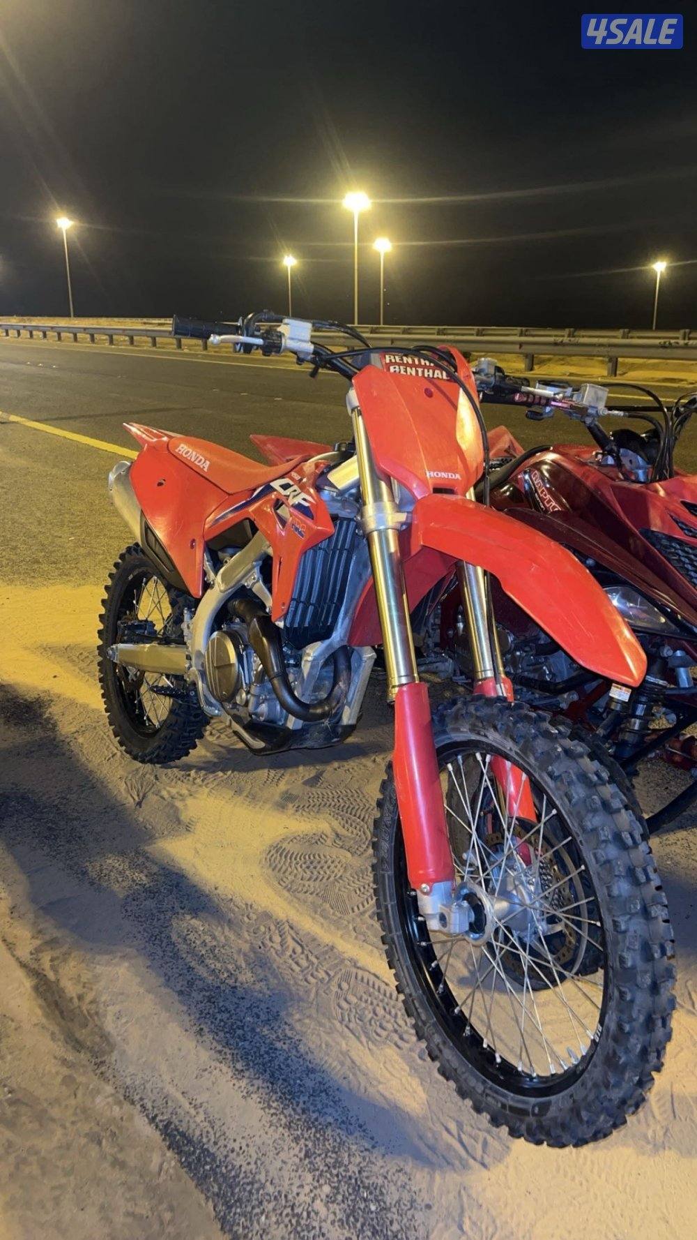 للبيع crf450 موديل 2022 جاهز للموسم ما يبيله شي وتساب فقط1