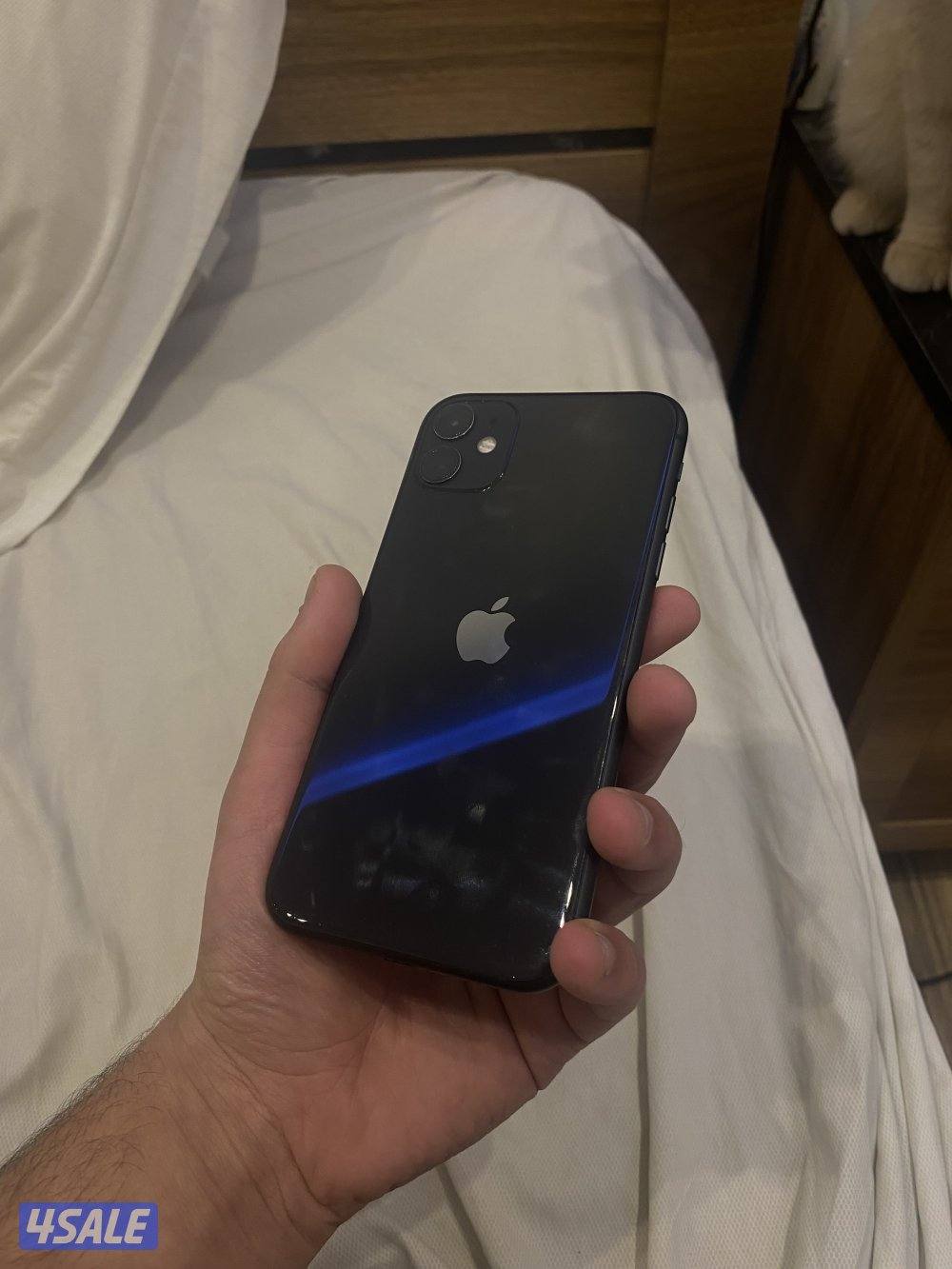 ايفون ١١ للبيع حالة جيده جدا لايوجد اي تزلغات او خدوش8