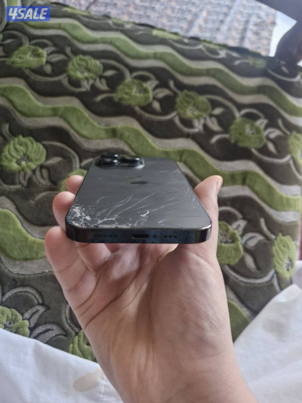 Iphone 14 pro broken from side but full working 256GB without box2