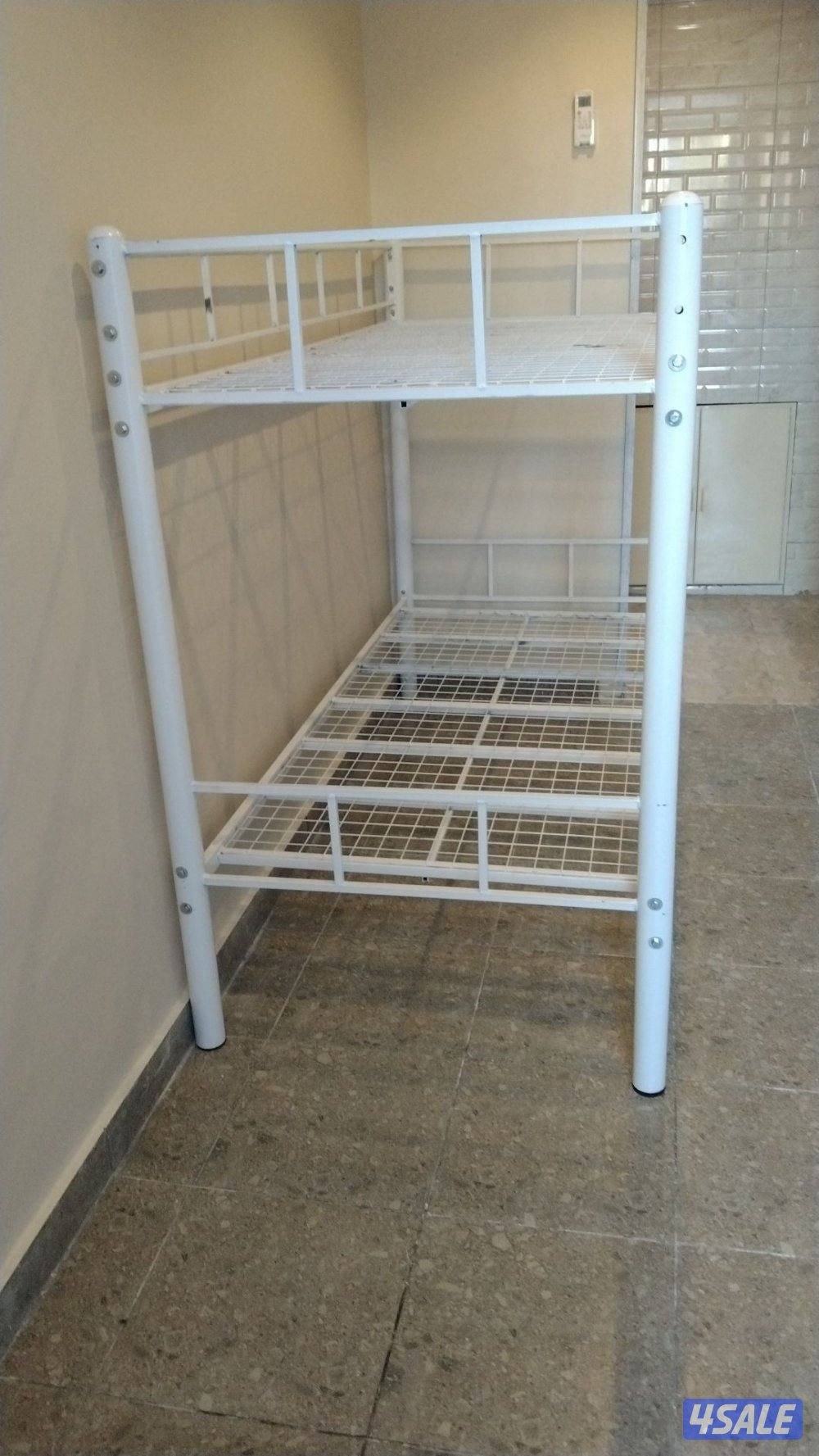 سرير حديد ومرتبه طبيه وبطانيه ومخده والملايات3