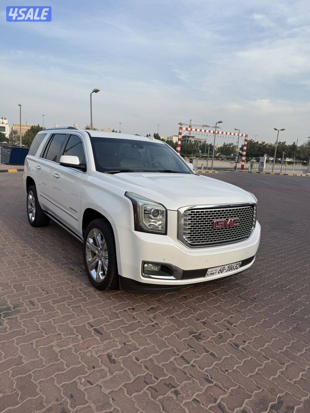 يوكن دينالي وارد امريكا بحالة ممتازة موديل ٢٠١٦5