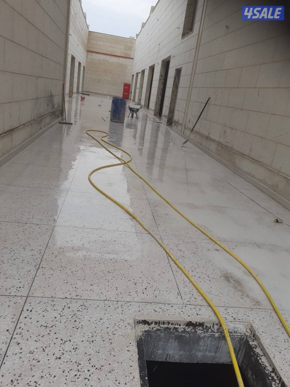 معلم تركيب بلاط متداخل وكربستون وكاشي وصبت موزاييك ارضيات ومصفت سيارات13