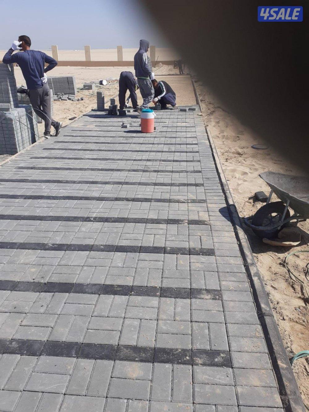 معلم تركيب بلاط متداخل وكربستون وكاشي وصبت موزاييك ارضيات ومصفت سيارات14
