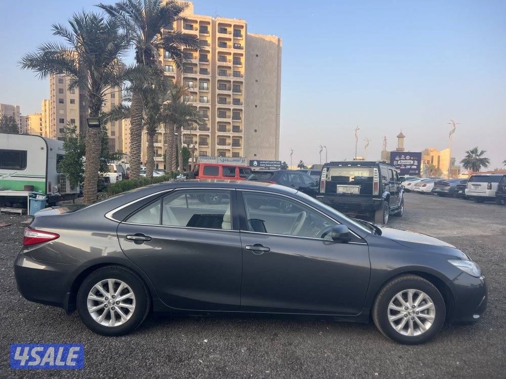 كامري GL 2017 ماشي 175 بحاله ممتازه رنجات كشافات سناسر تحكم8