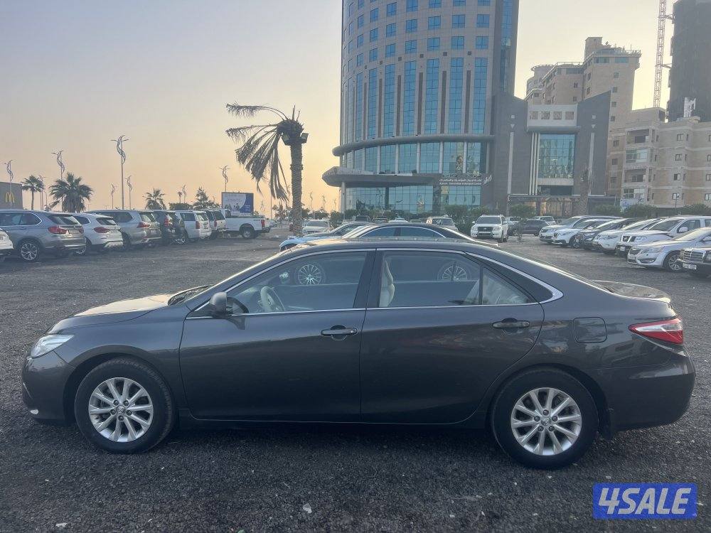 كامري GL 2017 ماشي 175 بحاله ممتازه رنجات كشافات سناسر تحكم10