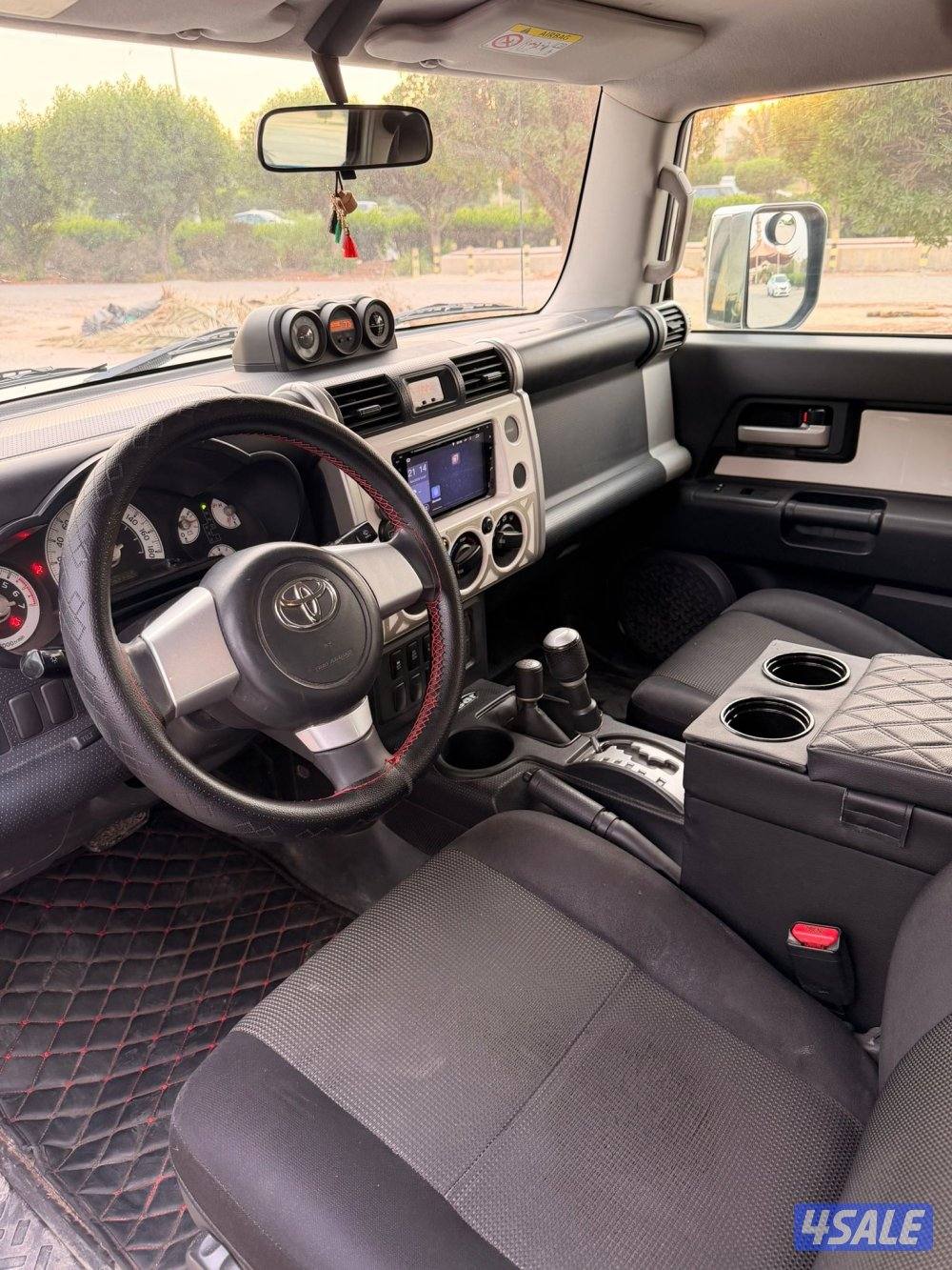 للبيع FJ موديل ٢٠١٣ بحاله ممتازه4