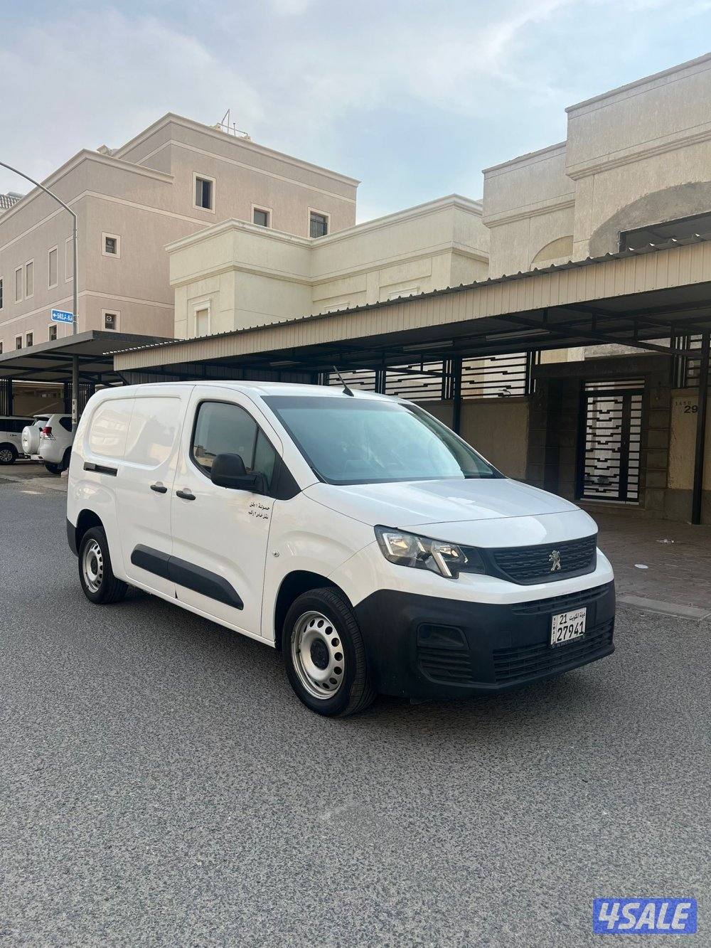 2023 بيجو بحالة الوكاله0