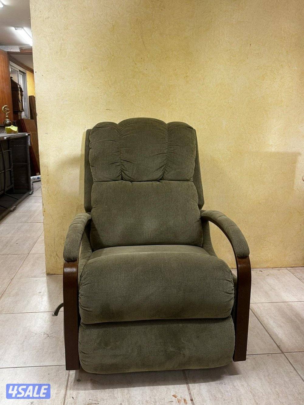 للبيع كرسي ليزي بوي الأصلي♦️ل ♦️2