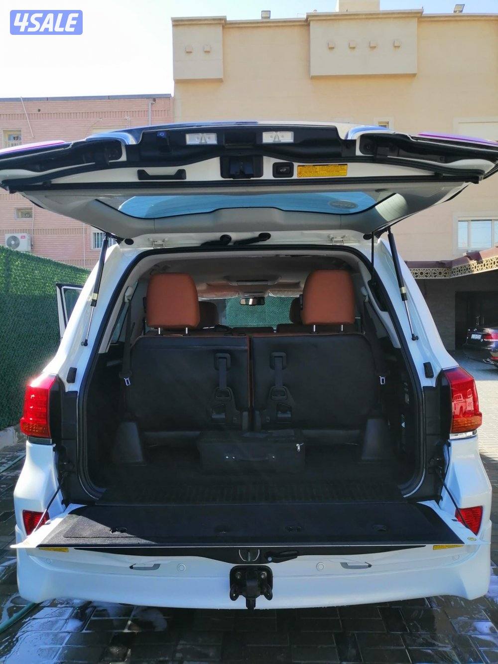 جيب لكزس ٢٠١١ درجه اولى بحاله ممتازه5