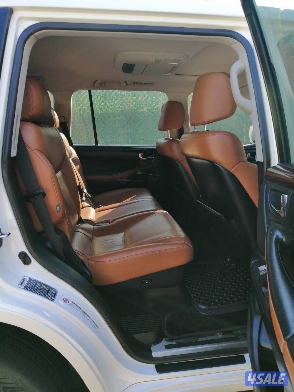 جيب لكزس ٢٠١١ درجه اولى بحاله ممتازه7