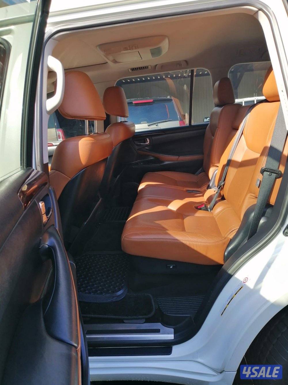 جيب لكزس ٢٠١١ درجه اولى بحاله ممتازه8