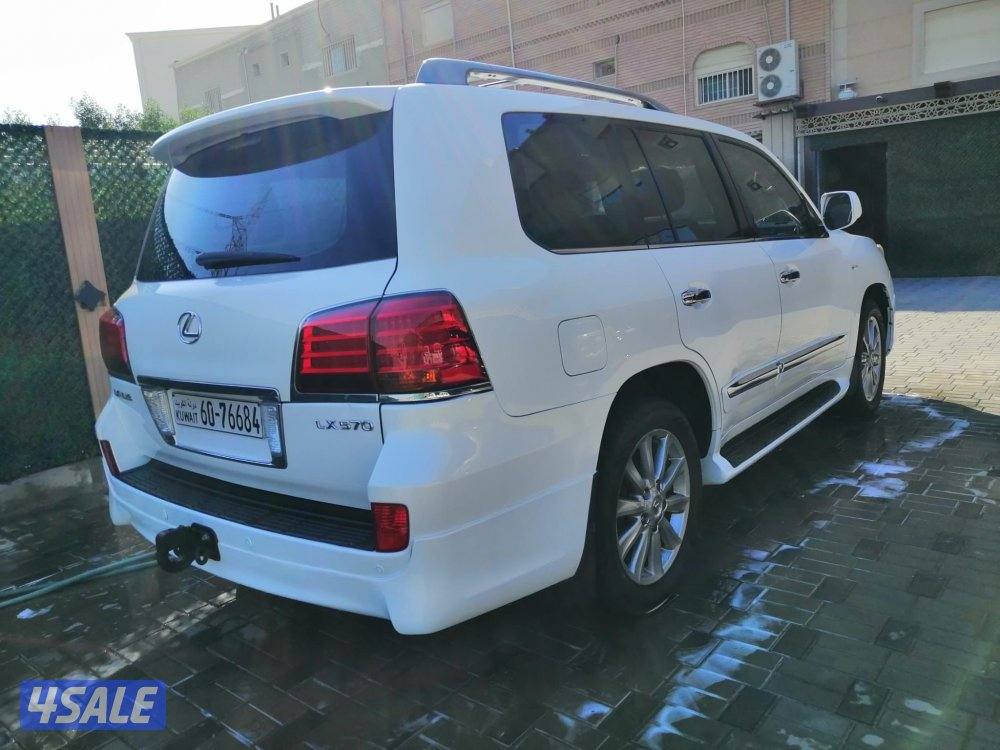 جيب لكزس ٢٠١١ درجه اولى بحاله ممتازه4