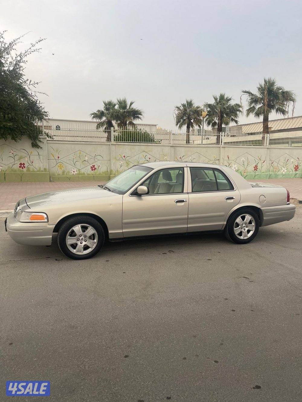 للبيع فورد فكتوريا1