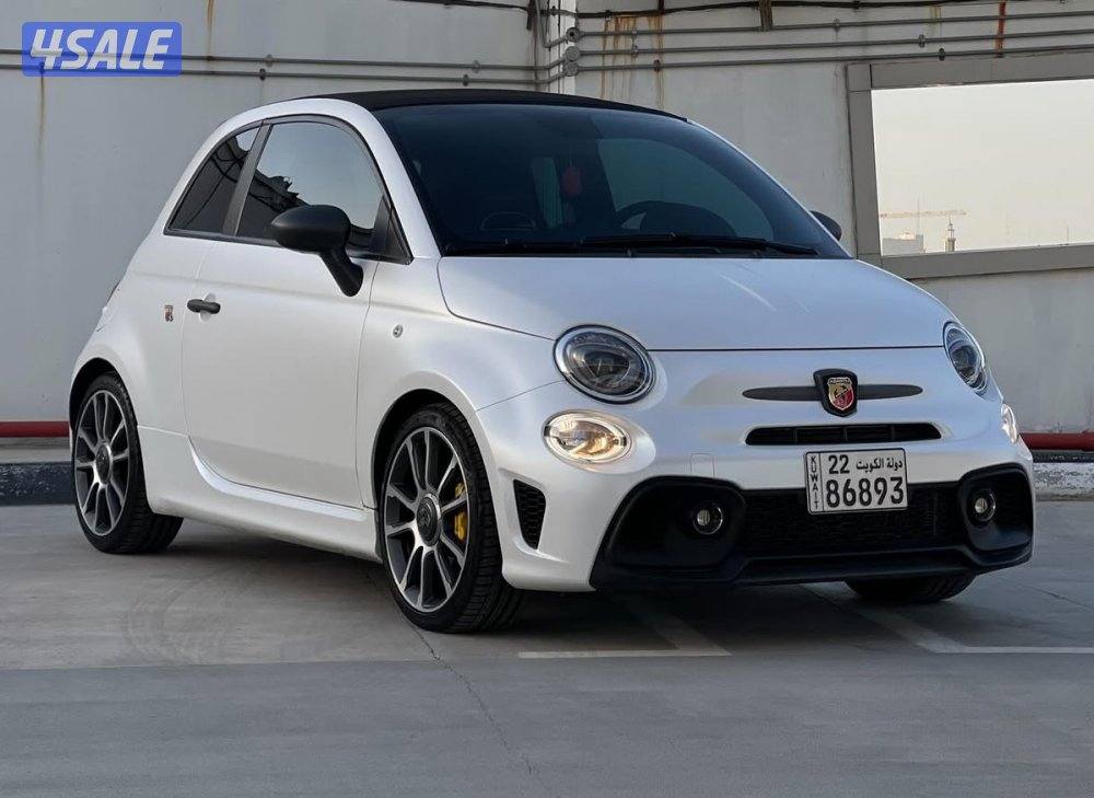 للبيع فيات Abarth 695 موديل 2024 عداد 4 الاف كم وارد الوكالة1