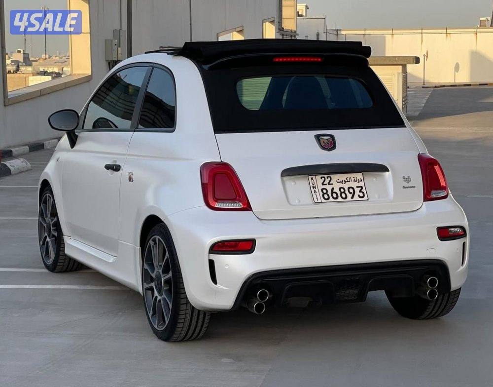 للبيع فيات Abarth 695 موديل 2024 عداد 4 الاف كم وارد الوكالة3