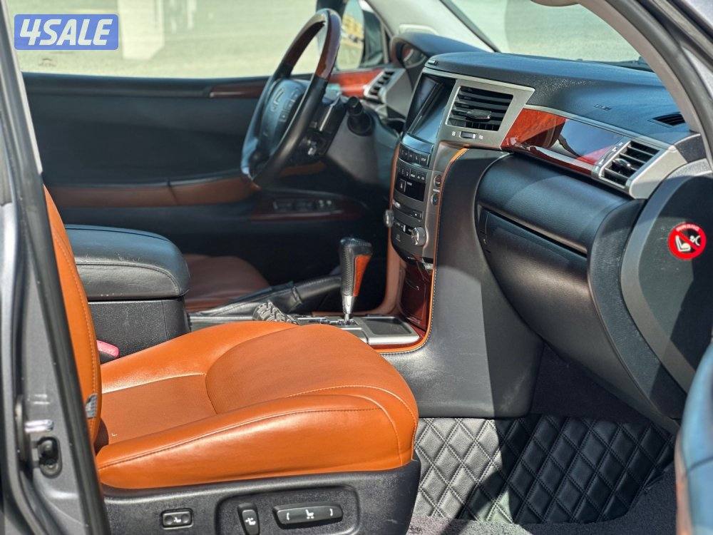 للبيع لكزس LX570 الدرجة الأولى4