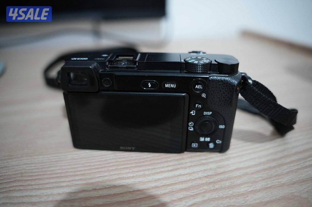 Sony a6100 w Sigma 30 f1.4 lens and bag2