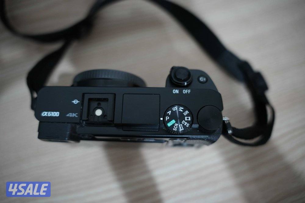 Sony a6100 w Sigma 30 f1.4 lens and bag3