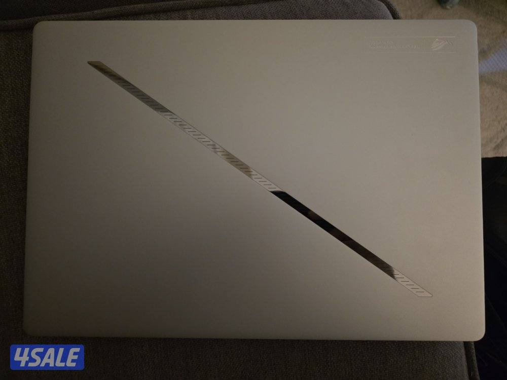 ASUS ROG Zephyrus G142