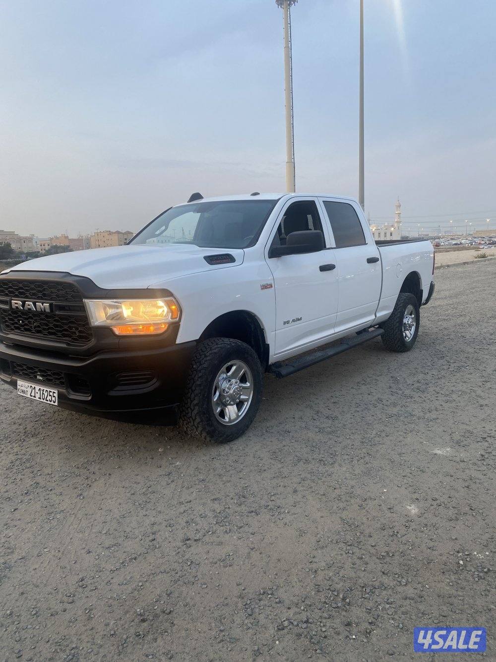 للبيع وانيت دوج رام حجم 3500 دبل قير هافي ديوني موديل 20233