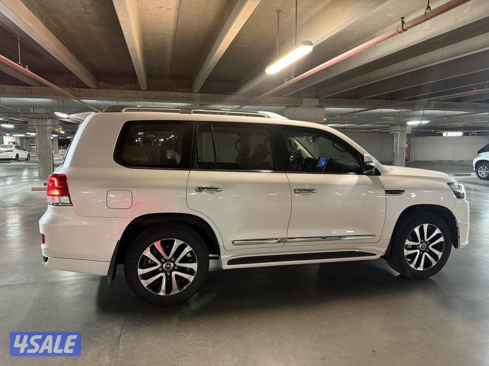 لاند كروزر قراند تورنق 2019 وراد الساير3