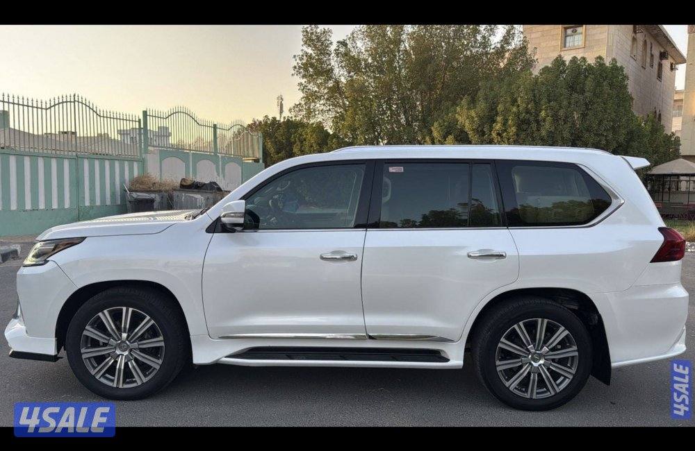 للبيع لكزس 2017 الدرجه الاوله وراد قطر ملف الساير شرط الفحص بالكامل0