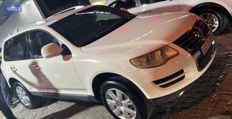 طوارق لون ابيضّ مديل ٢٠٠٩ ماشي ٢١٤ السعر ١٤٠٠ قابل للمساومة1