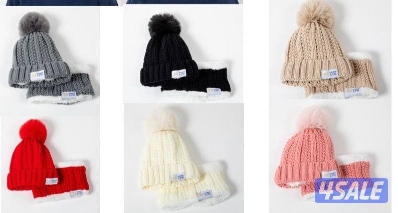 Large stock of kids hats4