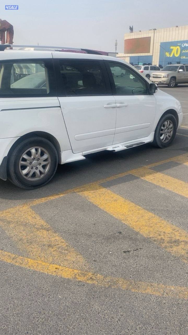 كيا كرنفال ٢٠١٢جاهزه للاستخدام0