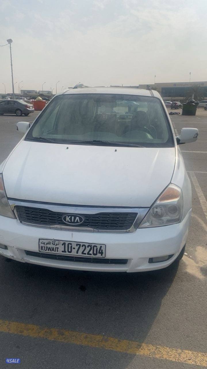 كيا كرنفال ٢٠١٢جاهزه للاستخدام1