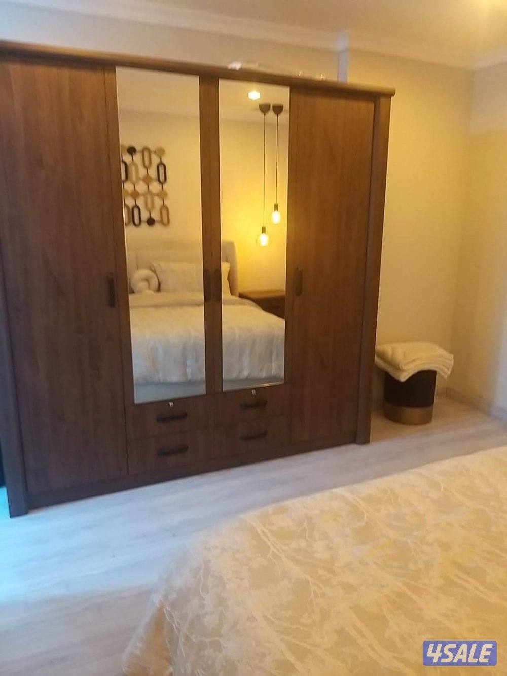 للبيع شقة خلوو شي برايڤت وقوي بالفنطاس اطلالة عالبحر اخر دوور بالعمارة8