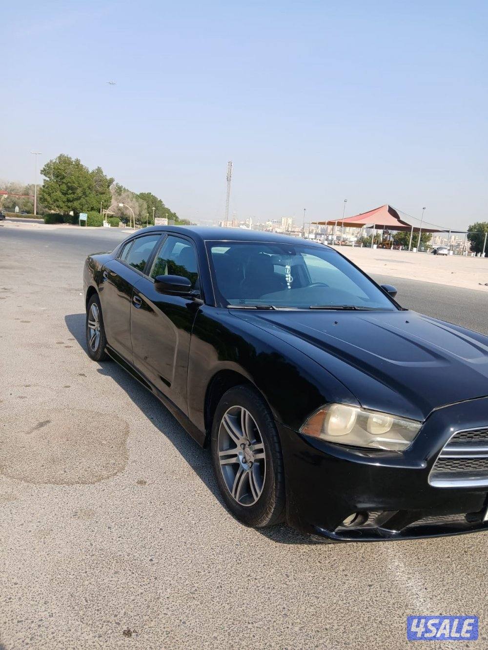 للبيع دوج تشارجر موديل 2013 بحالة ممتازة 6 سلندر1