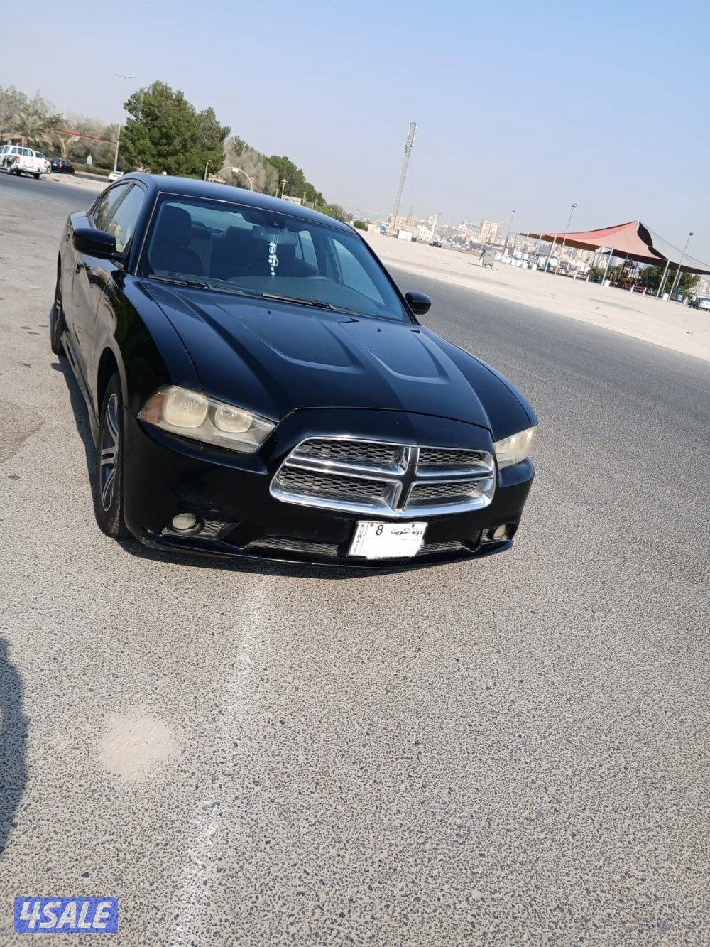 للبيع دوج تشارجر موديل 2013 بحالة ممتازة 6 سلندر2