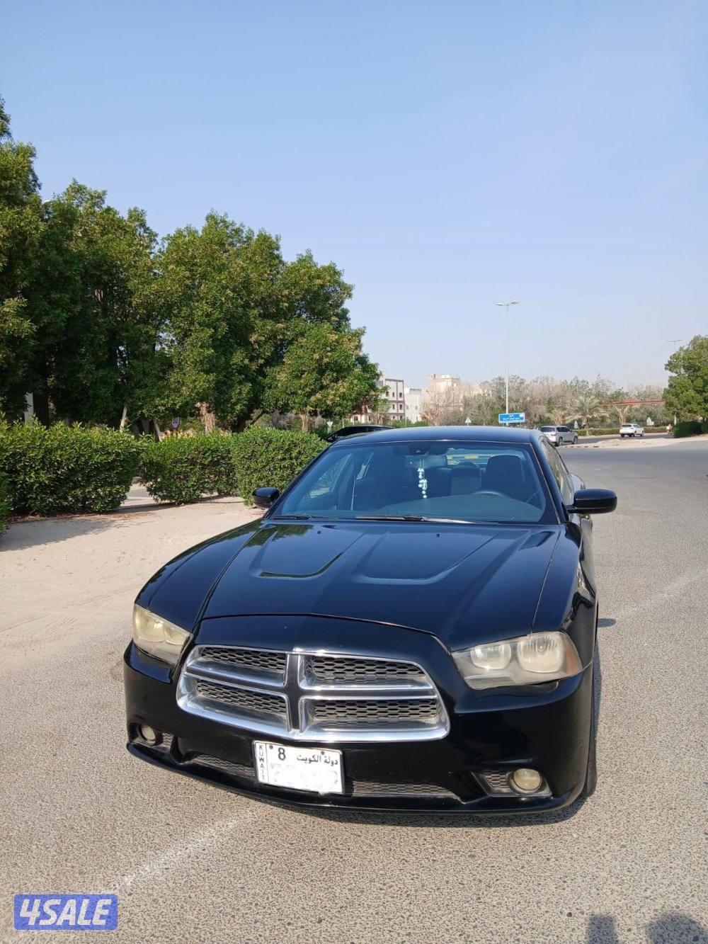 للبيع دوج تشارجر موديل 2013 بحالة ممتازة 6 سلندر0