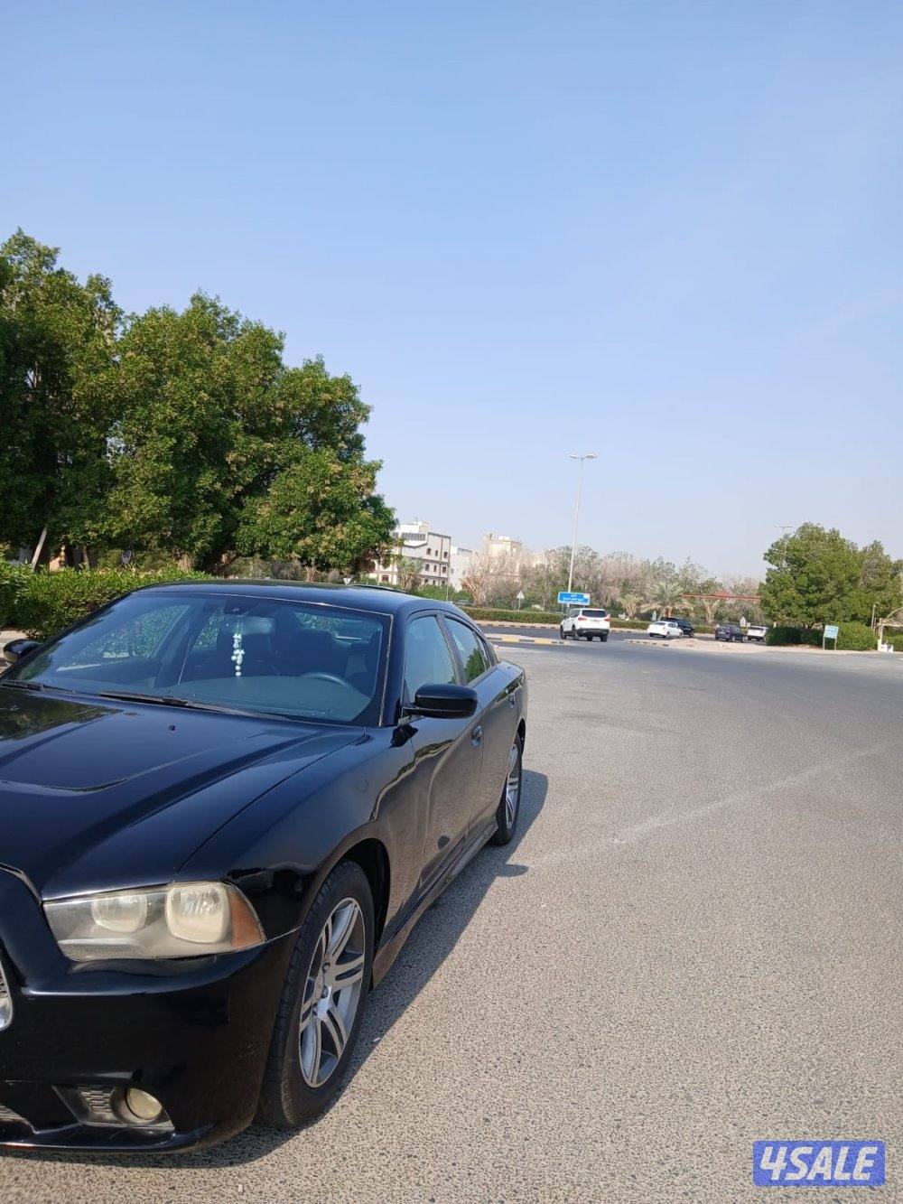 للبيع دوج تشارجر موديل 2013 بحالة ممتازة 6 سلندر3