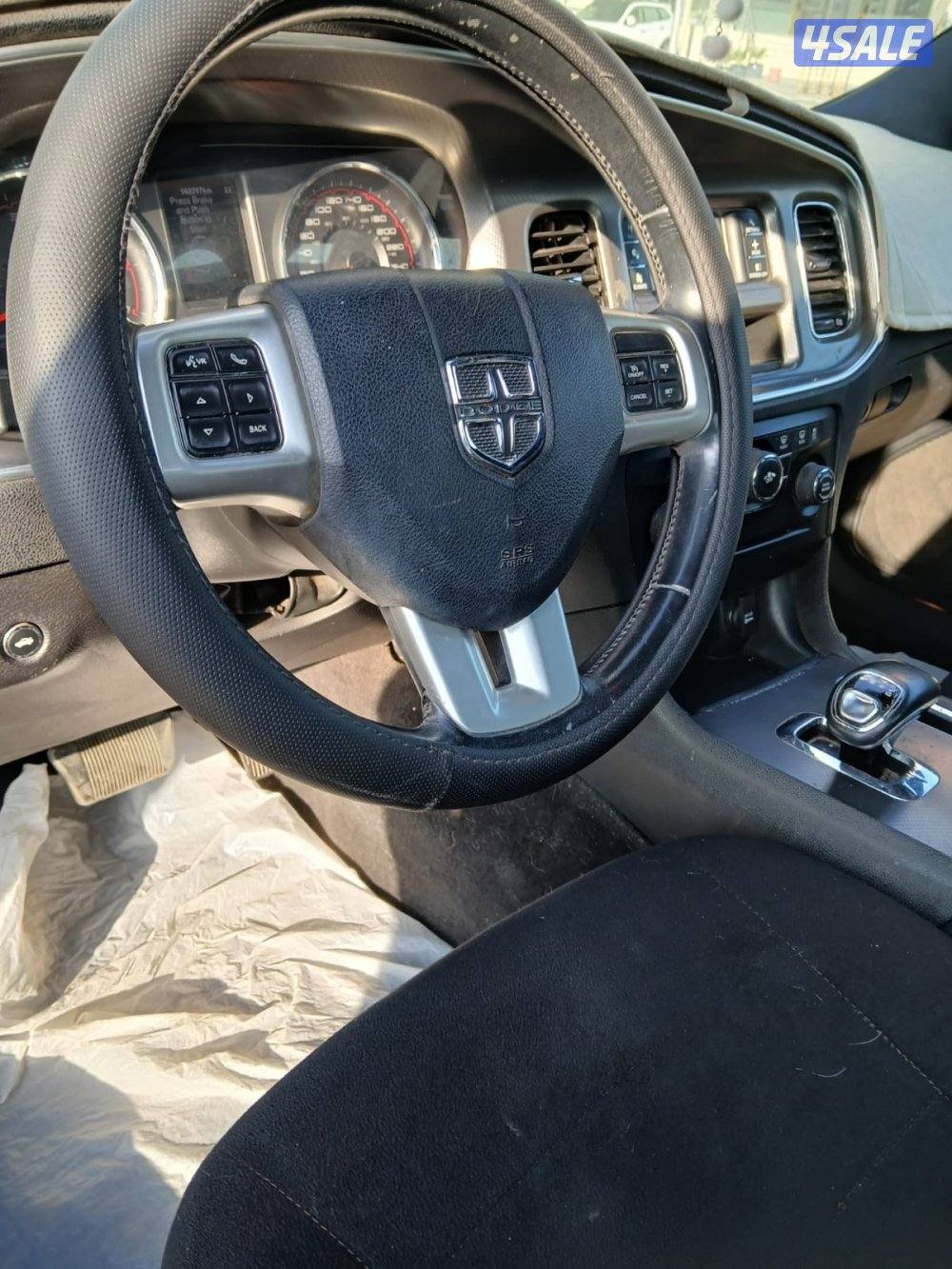 للبيع دوج تشارجر موديل 2013 بحالة ممتازة 6 سلندر7