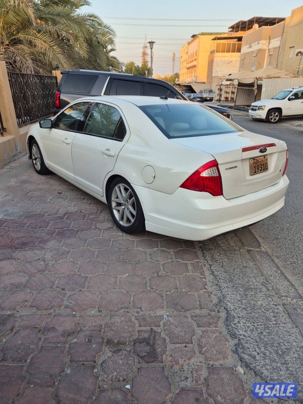 فورد فيوجن ابيض ٢٠١١ العداد ١٩٠ الف1