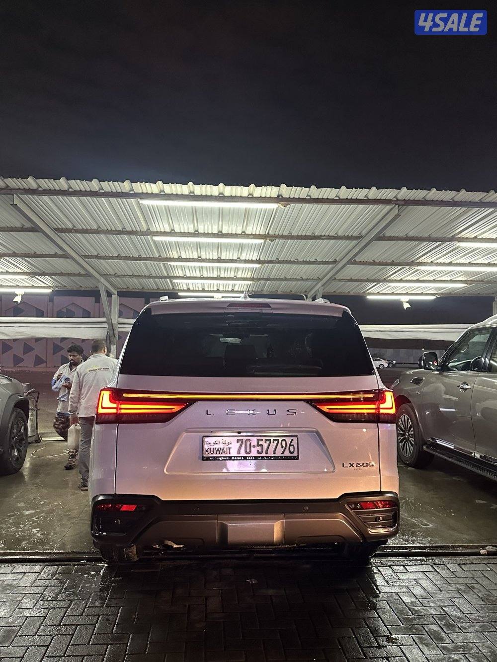 للبيع جيب لكزس لاكجري0