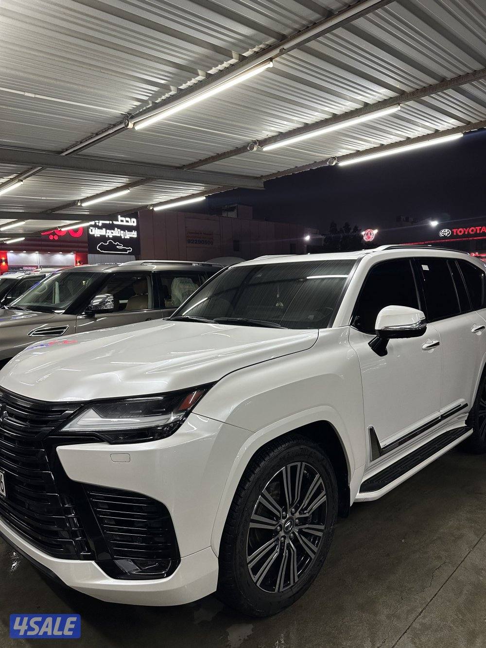 للبيع جيب لكزس لاكجري4