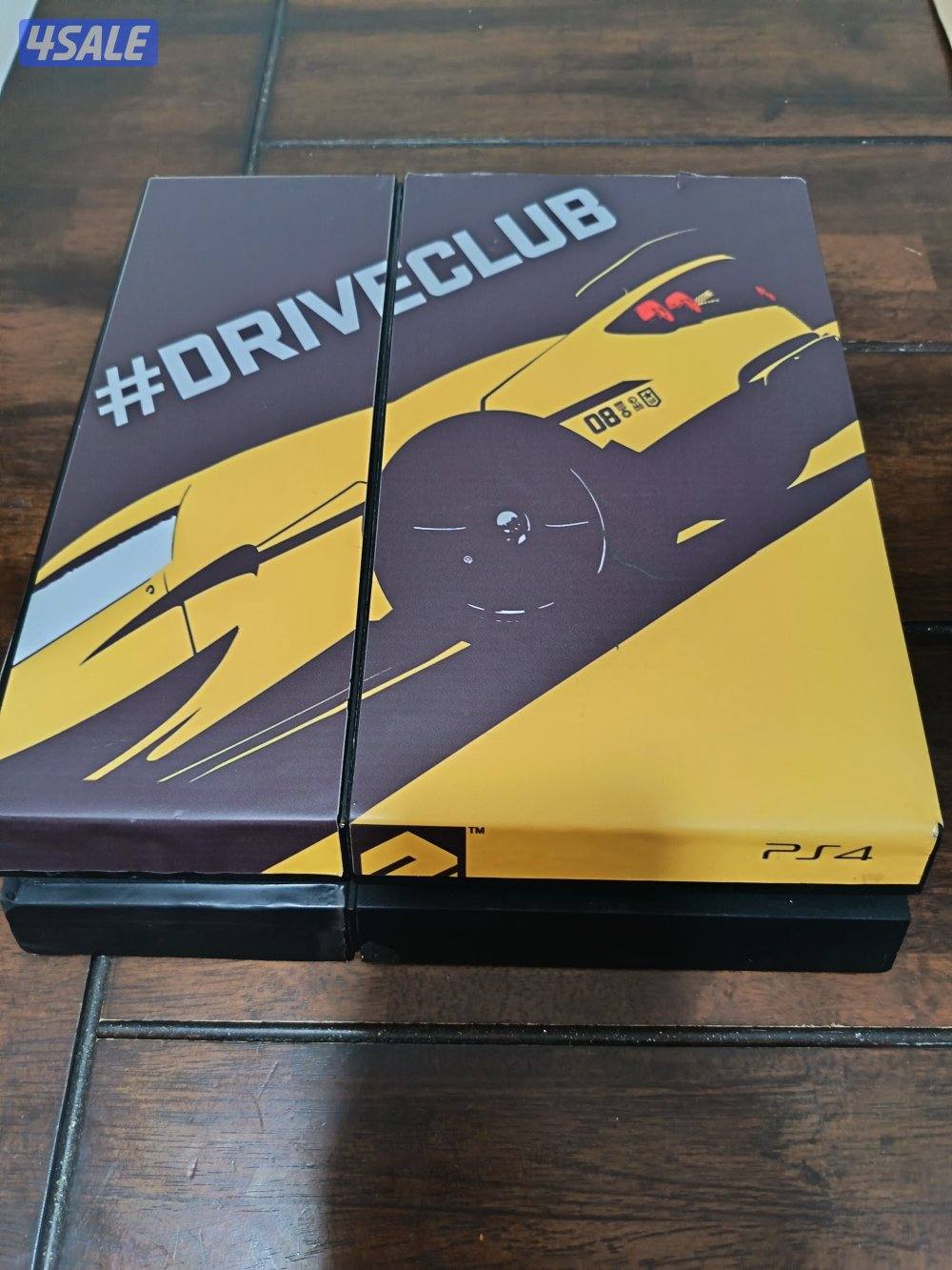 سوني فور للبيع مع شريط فيفا ٢٣ وسماعة وشنطة السوني يبيلها تغير hdmi3