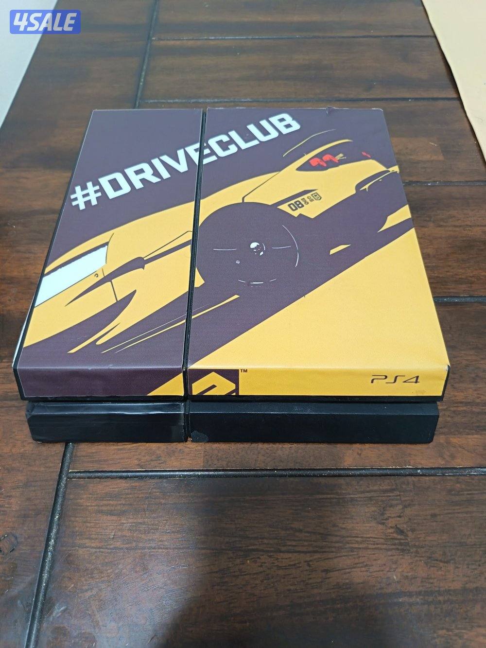 سوني فور للبيع مع شريط فيفا ٢٣ وسماعة وشنطة السوني يبيلها تغير hdmi5