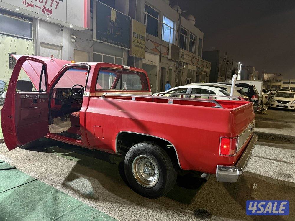 للبيع شفر موديل 1983 حجم 10 مكينه 6 لتر قير 900 ممشى الموتر ٢٦٤ الف4